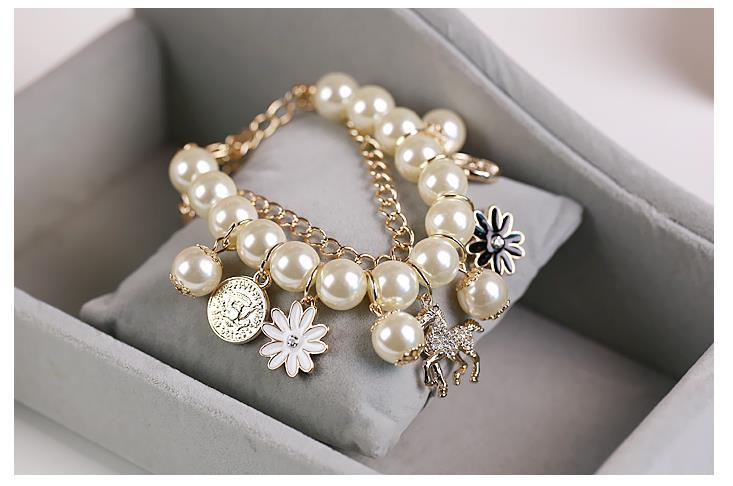 Perlenblumen Armband