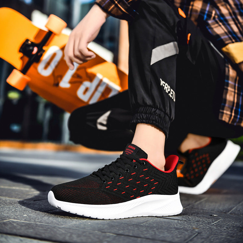 Sporty, breathable, ultra-lightweight leisure running shoes made of woven material – ideal for cold and sticky days.