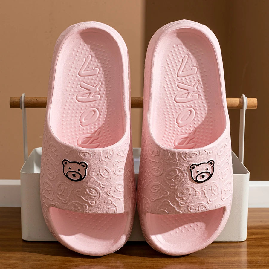 Bedruckte süße Bären-Damenhausschuhe Sommer Indoor Weiche Cartoon-Sandalen Badezimmer Rutschfeste Outdoor Bequeme Herren-Freizeitschuhe Paar