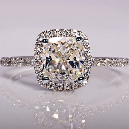 Trendiger Diamantring