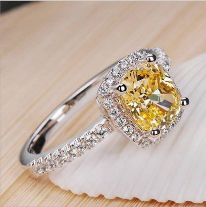 Trendiger Diamantring