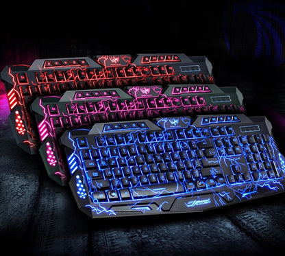 J10 dreifarbige Hintergrundbeleuchtung, kabelgebundenes Gaming-Tastaturset, farbenfrohe leuchtende Gaming-Maus, Tastatur, russische Tastatur