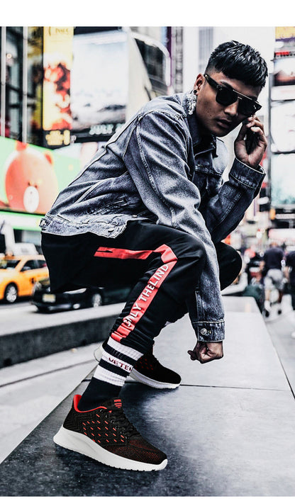 Sportliche, atmungsaktive, ultraleichte Freizeit-Laufschuhe aus gewebtem Material – ideal für kalte und klebrige Tage.