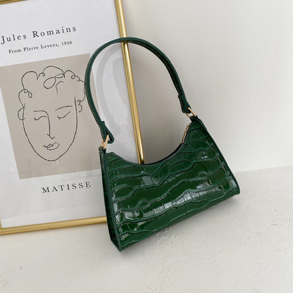 Kleine Schultertasche mit quadratischem Muster