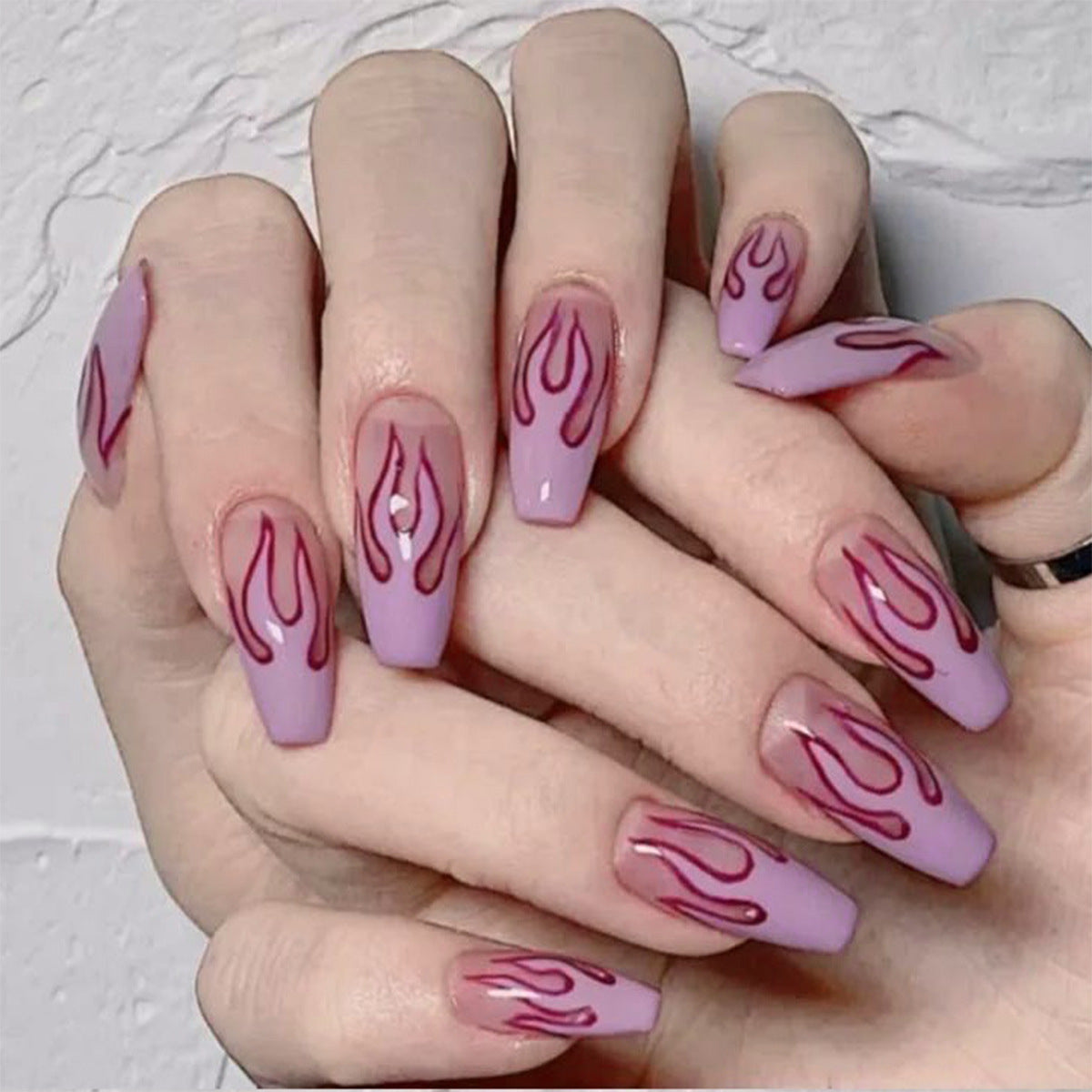 Wearing Nails Finished Soft, artificial fingernails