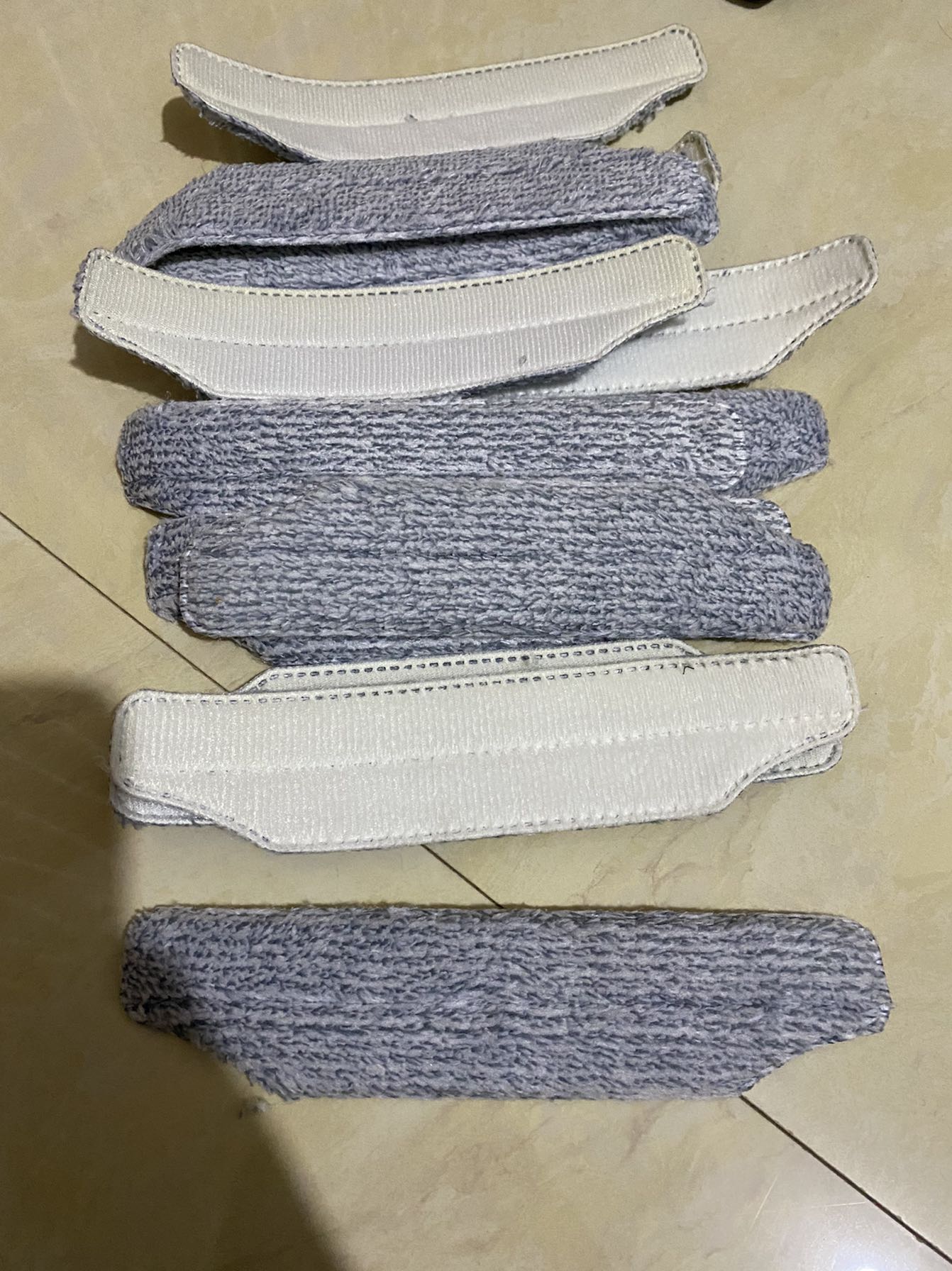 Handbesen, Kehrschaufel, Wischmopp – alles in einem Gerät, ideal als Geschenkidee.