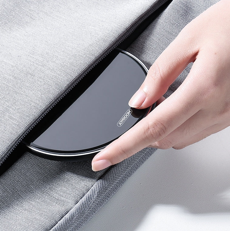 Kabelloses Ladegerät für Mobiltelefone mit Schnellladefunktion