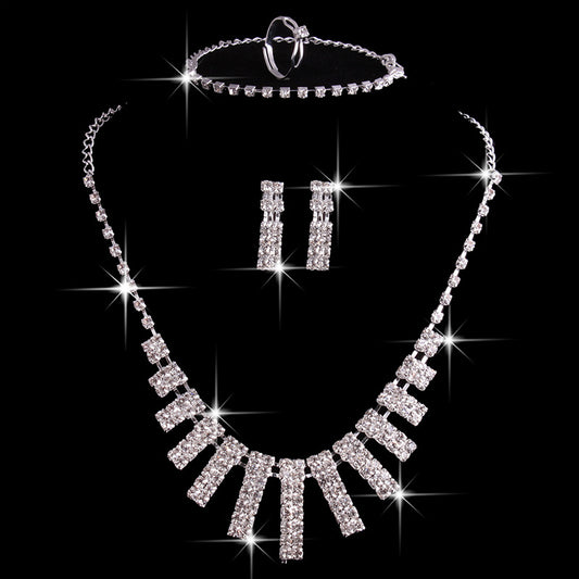 Halskette Ohrringe Ring Armband 4-Teiliges Strass-Schmuckset