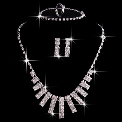 Halskette Ohrringe Ring Armband 4-Teiliges Strass-Schmuckset