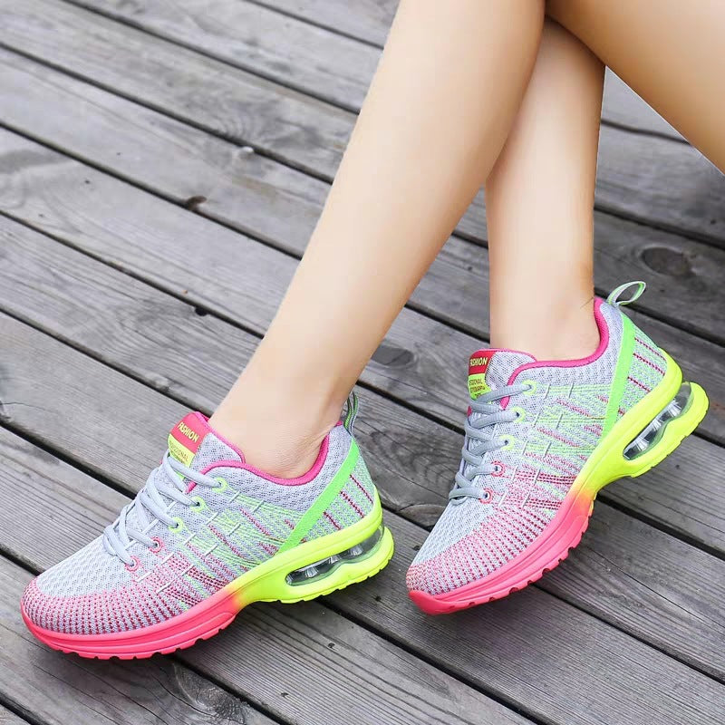 Zapatillas deportivas de malla con cordones
