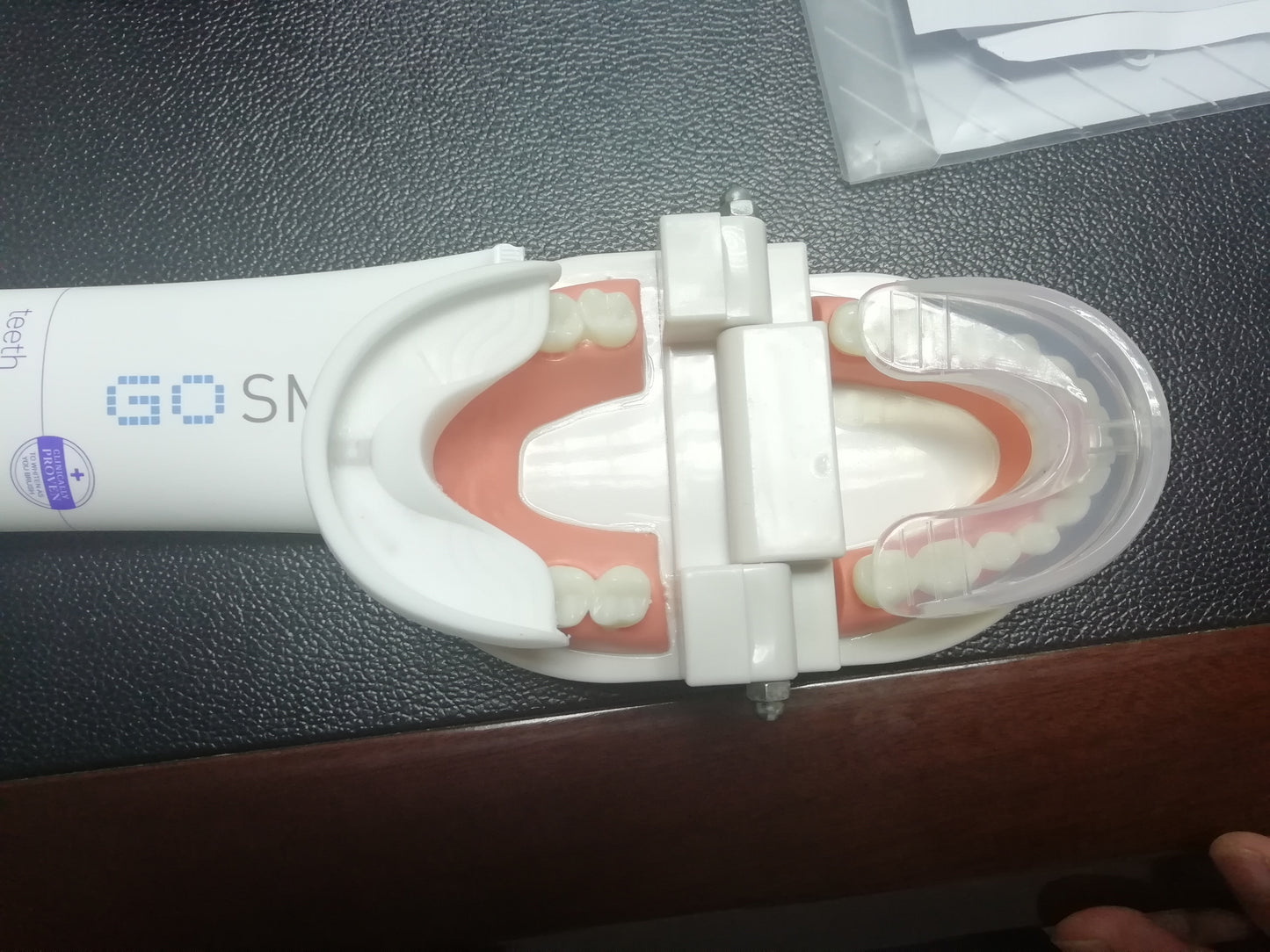 Drehfunktion U-förmig Aufhellend USB-Ladefunktion Automatischer 360°-Mundreiniger