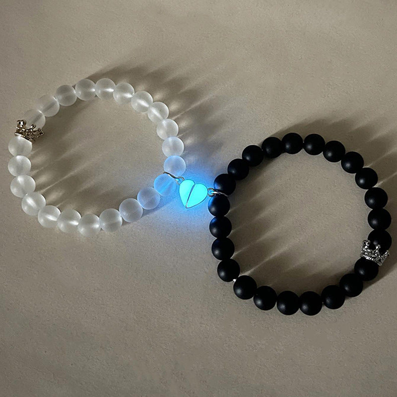 Handgefertigtes Kronen-Perlenarmband Leuchtenden Herzanhängern Modeschmuck 2er-Set