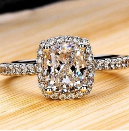 Trendiger Diamantring