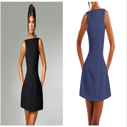 Figurbetontes rückenfreies Minikleid