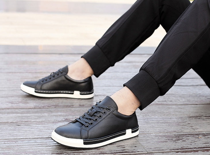 Handgefertigte Lace-Up Sneaker
