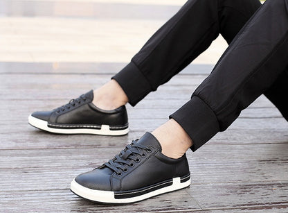 Handgefertigte Lace-Up Sneaker