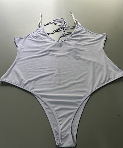 Rückenfreie Triangel-String-Bademode in Übergröße