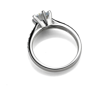 Luxuriöser klassischer Ring aus 925er Sterlingsilber für Damen, Schmuck mit sechs Krappen, schlichter 70 Karat Diamantring, Imitation Diamant Damenring