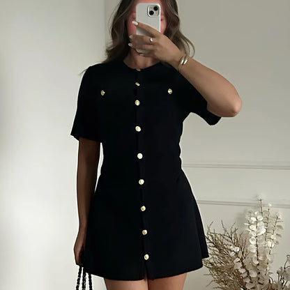 Weißes elegantes, gestricktes Minikleid für Damen, Metallknöpfe, sexy, schlankes Rippstrickkleid, Party-Outfits für den Urlaub, Herbst 2024 Neu