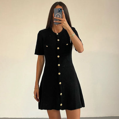Weißes elegantes, gestricktes Minikleid für Damen, Metallknöpfe, sexy, schlankes Rippstrickkleid, Party-Outfits für den Urlaub, Herbst 2024 Neu