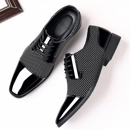 Trendige klassische Herren-Schnürschuhe Oxfords aus Lackleder Schnürschuhe Formelle schwarze Leder-Hochzeitsschuhe 2023