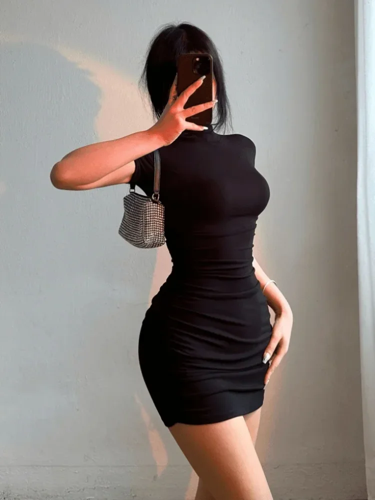 Sexy, eng anliegendes Mini-Kleid mit halblangem Kragen und plissierter Taille für scharfe Mädels – schmal geschnittenes Bodycon-Damenkleid, kurze Kleider für Party und Ausgehen