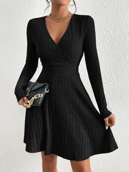 Herbst und Winter Neue Damen Gestrickte Schlanke Sexy Etuikleid Taille Abnehmende Innen Kurze Wickelrock Kleines Schwarzes Kleid