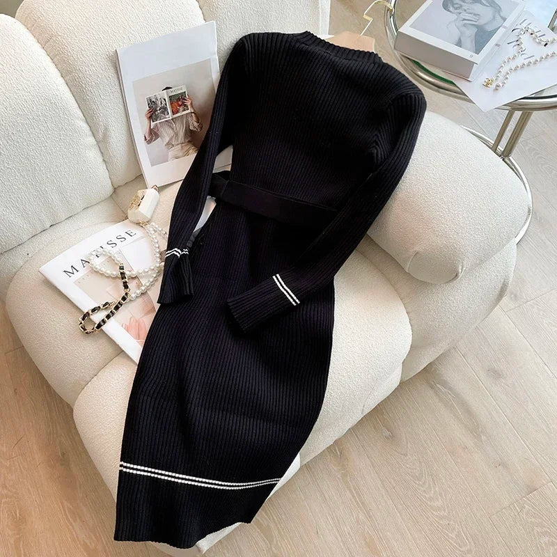 2024 Neue Herbst Winter Damen Strickkleid Marke Mode Rundhals Knöpfe Bodycon Pulloverkleid mit Gürtel Damen Business Kleid