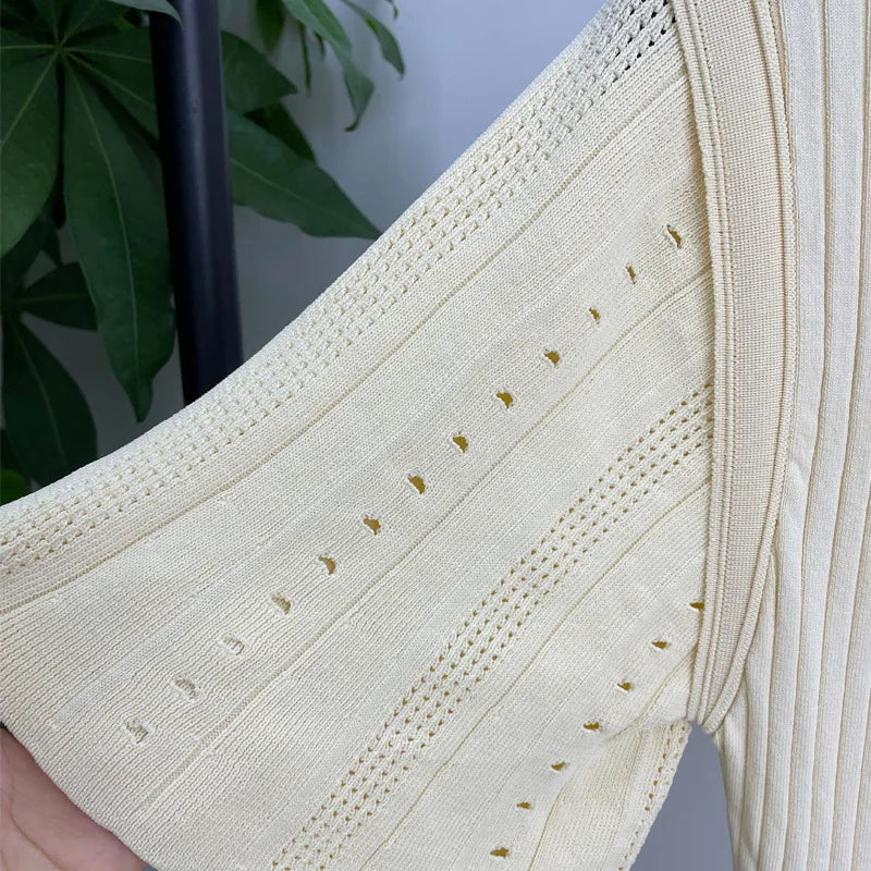 Sommer Frühling Neues Französisches Elegantes Parfüm High-End Schlankmachendes Gestricktes Meerjungfrauenkleid Ausgehöhltes Schlankmachendes Fischschwanz-Strickkleid