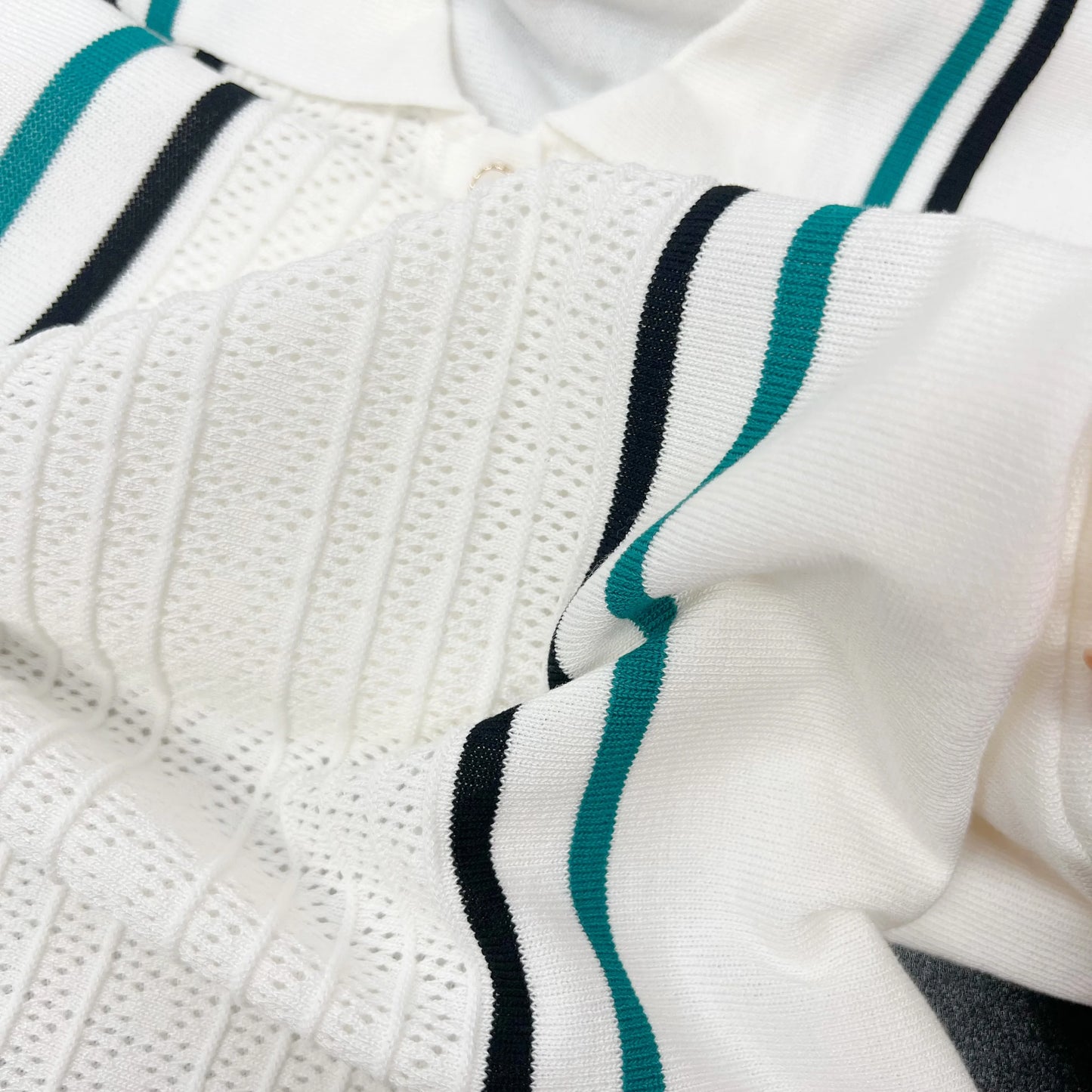 YuooMuoo Schickes, modisches, sexy, gestricktes Mini-Kleid mit Hüftbetonung, Sommer 2026, Vintage-Partykleid mit Umlegekragen und Rüschen, Streetwear