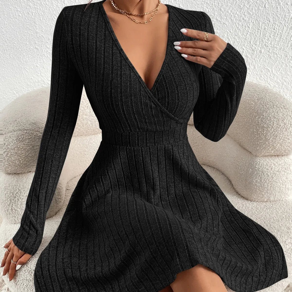 Herbst und Winter Neue Damen Gestrickte Schlanke Sexy Etuikleid Taille Abnehmende Innen Kurze Wickelrock Kleines Schwarzes Kleid