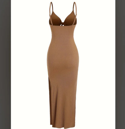 Frühling und Sommer Europa und Amerika Strickkleid einfach ärmellos Hosenträgerkleid mit freiem Rücken und sexy langem Rock mit Nacken.
