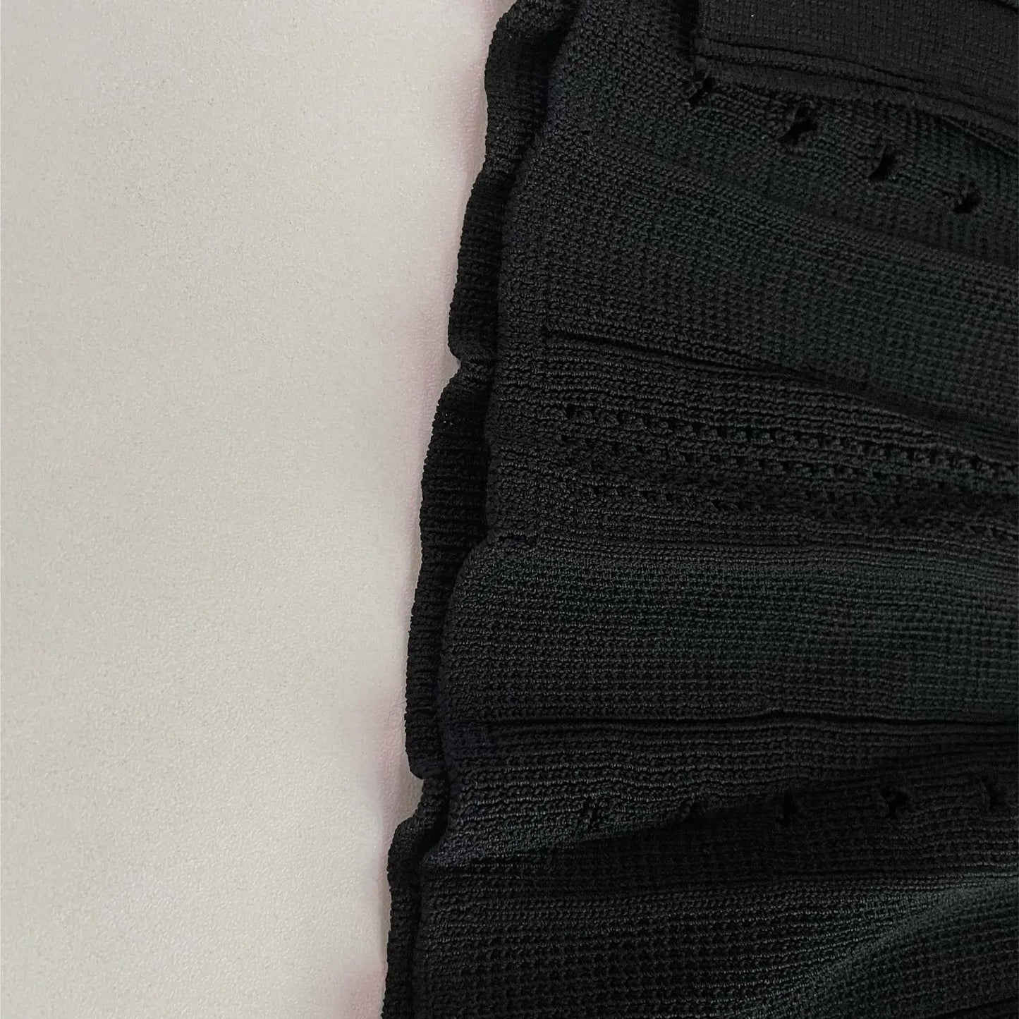 Sommer Frühling Neues Französisches Elegantes Parfüm High-End Schlankmachendes Gestricktes Meerjungfrauenkleid Ausgehöhltes Schlankmachendes Fischschwanz-Strickkleid