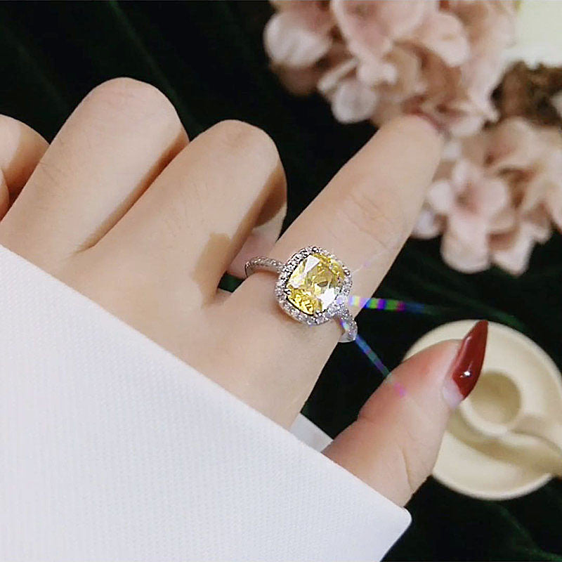Trendiger Diamantring