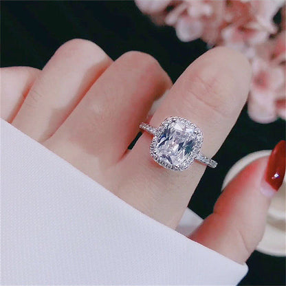 Trendiger Diamantring