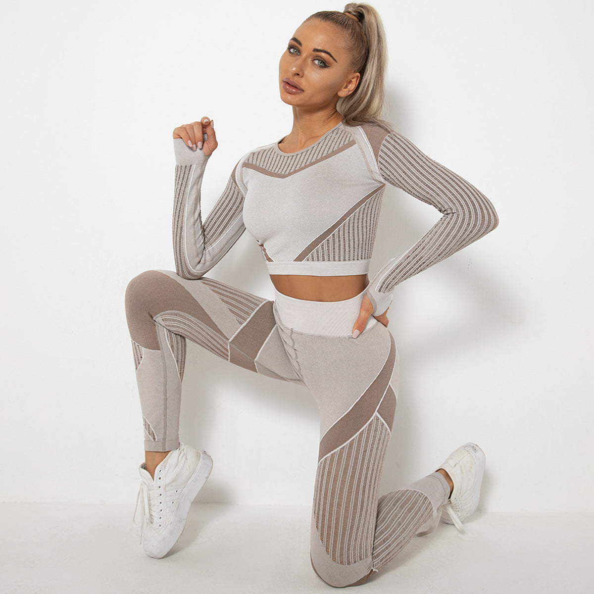 Seamless Knitted Absorbent Yoga Long Sleeve Suit