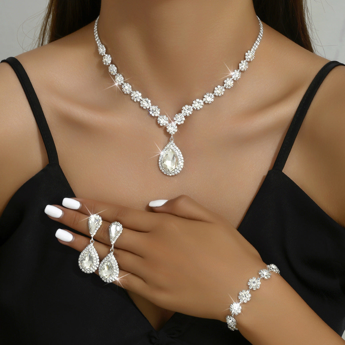 Halskette Ohrstecker Armband 3-Teiliges Modeschmuck-Set