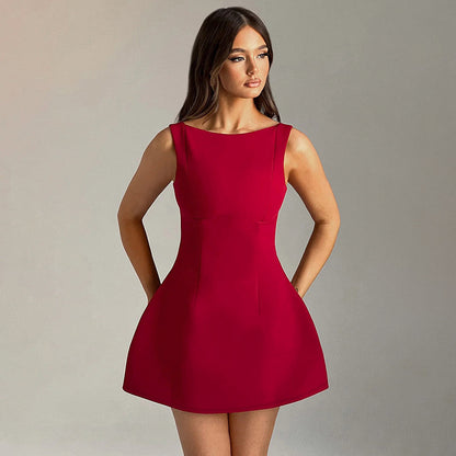 Figurbetontes rückenfreies Minikleid