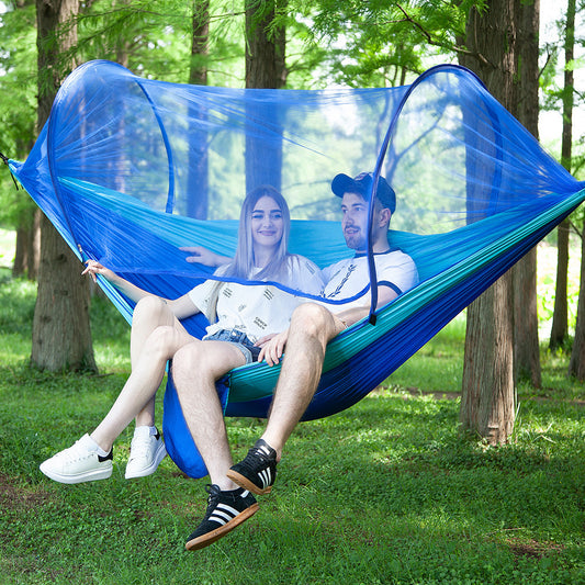 Fully automatic quick-opening hammock with mosquito net